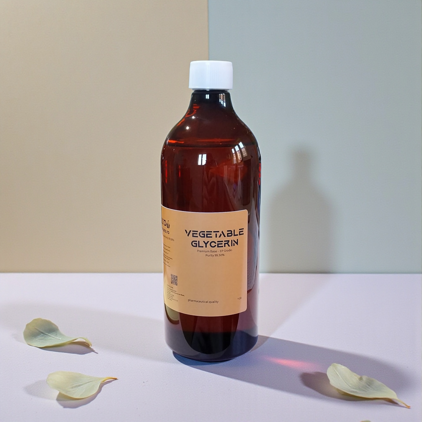 Glicerina vegetală Premium Base este un ingredient de calitate superioară, ideal pentru produsele cosmetice, farmaceutice și alimentare. Cu puritate de 99,50% și conform standardelor EP (European Pharmacopoeia), oferă consistență, hidratare și siguranță maximă în utilizare.